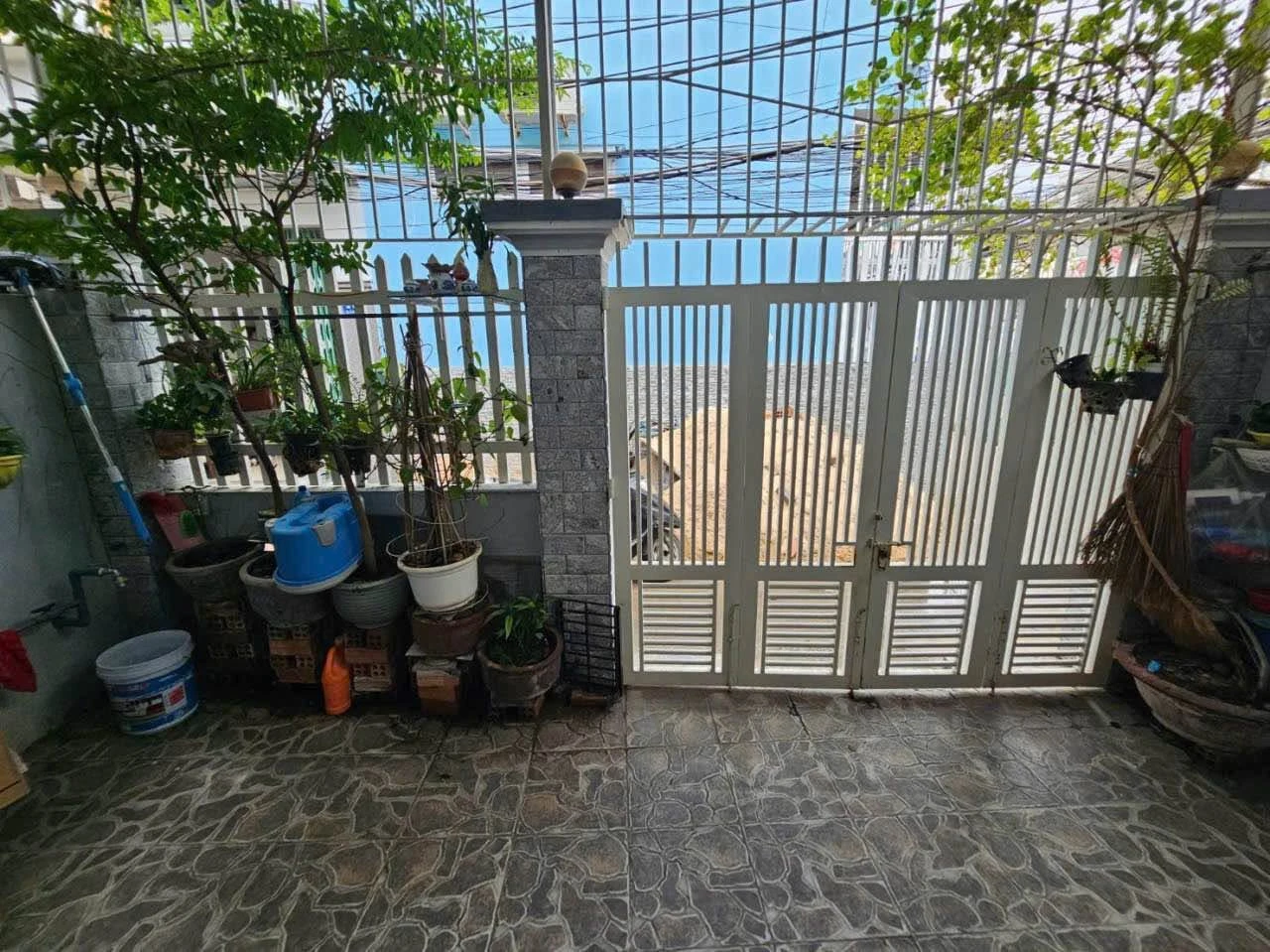 Bán nhà 2 tầng 85.7m2 hẻm Lê Hồng Phong Phước Hải Nha Trang - Ảnh 1