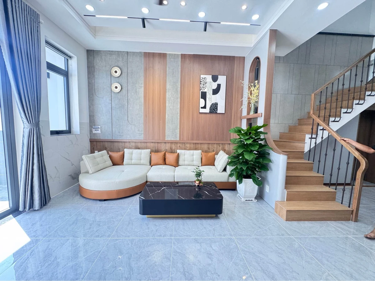 Bán nhà 2 tầng 4 phòng ngủ 125m2 ở Đức Hoà - Ảnh thu nhỏ 2