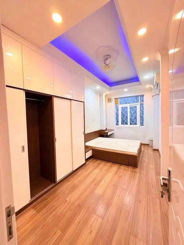 Cho thuê nhà 5PN, 4WC, 54m² Nguyễn Biểu Quận 5