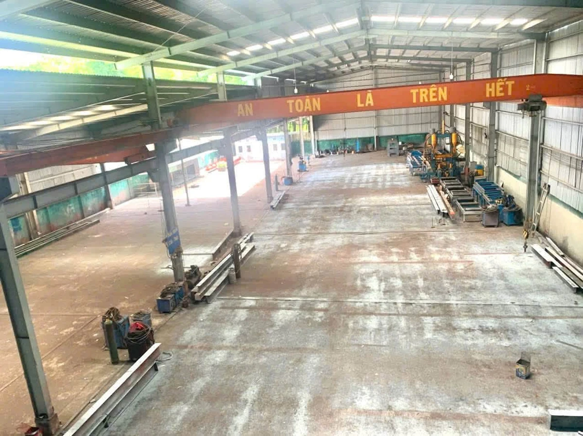 Nhà xưởng kiên cố Tân Thạnh Tây 2.200m² 37 tỷ - Ảnh 1