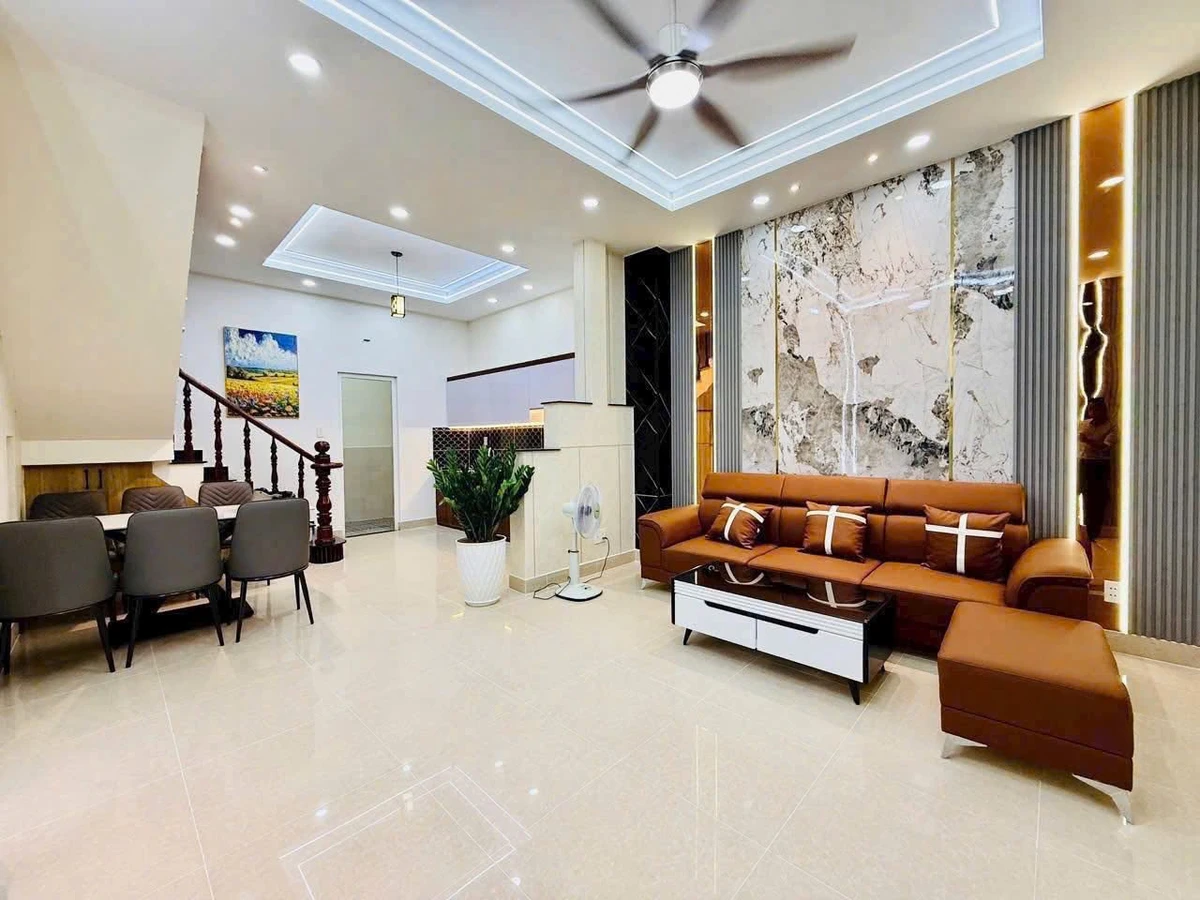 Bán nhà 1 trệt 1 lầu 100m² Chợ Đầu Mối Bình Điền 990 triệu - Ảnh thu nhỏ 2