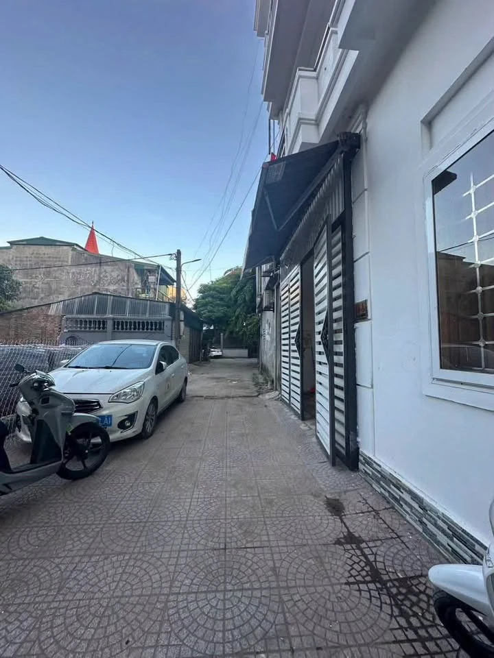 Bán nhà 3 tầng mặt tiền 73m² Nguyễn Văn Cừ - Ảnh 1
