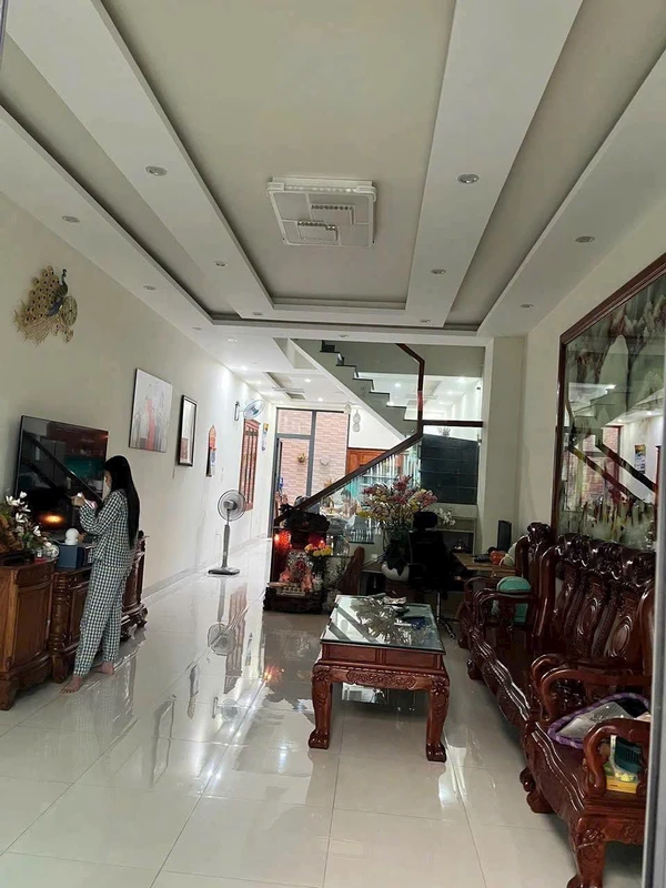 Bán nhà 1 trệt 3 lầu mặt tiền Hồ Biểu Chánh 97m2, 11 tỷ