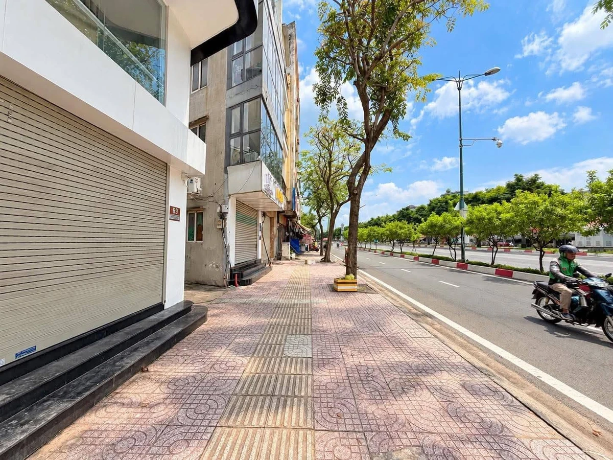 Bán nhà mặt tiền Phạm Văn Đồng 4 tầng, 24,4m2, 3PN, giá 6,5 tỷ - Ảnh thu nhỏ 2