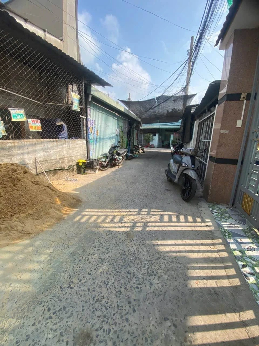 Bán nhà nhỏ hẻm xe hơi 3,8x5m, 1 trệt 1 phòng ngủ, gần chợ Bà Điểm, Hóc Môn - Ảnh thu nhỏ 2