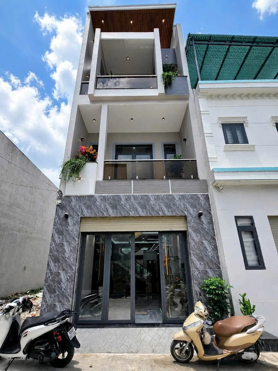 Bán nhà 1 trệt 2 lầu 240m² Phường Biên Hòa, Hóc Môn - Ảnh 1