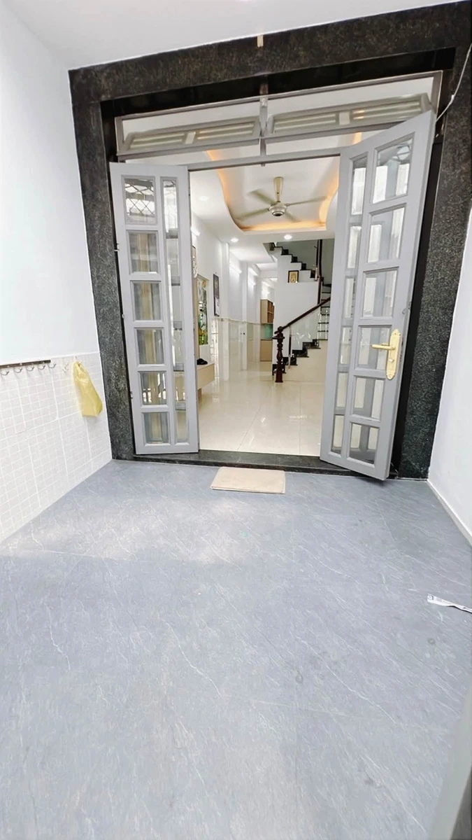 Bán nhà 3 tầng 4PN 52m² đường Đoàn Văn Bơ, Quận 4 giá 5,35 tỷ - Ảnh thu nhỏ 2
