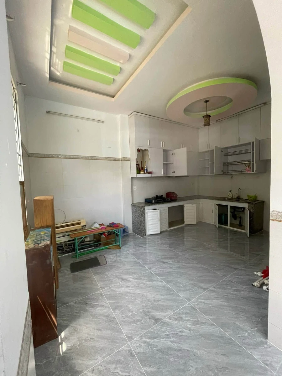 Cho thuê nhà 80m² 5PN 6WC gần Chợ Dĩ An, Bình Tân - Ảnh thu nhỏ 2