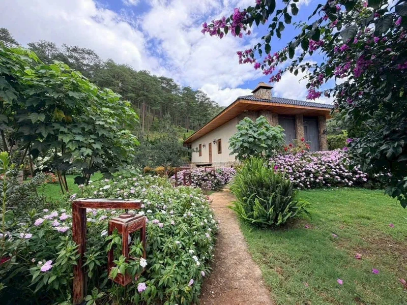 Bán villa sân vườn 2000m² 23 tỷ Đà Lạt chân đèo Prenn