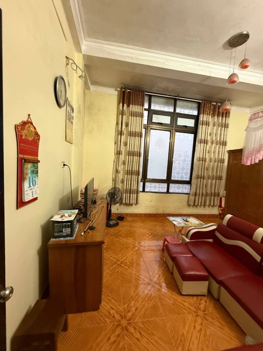 Bán nhà 3 tầng 45m² trung tâm, sổ đỏ, giá 4 tỷ - Ảnh thu nhỏ 4