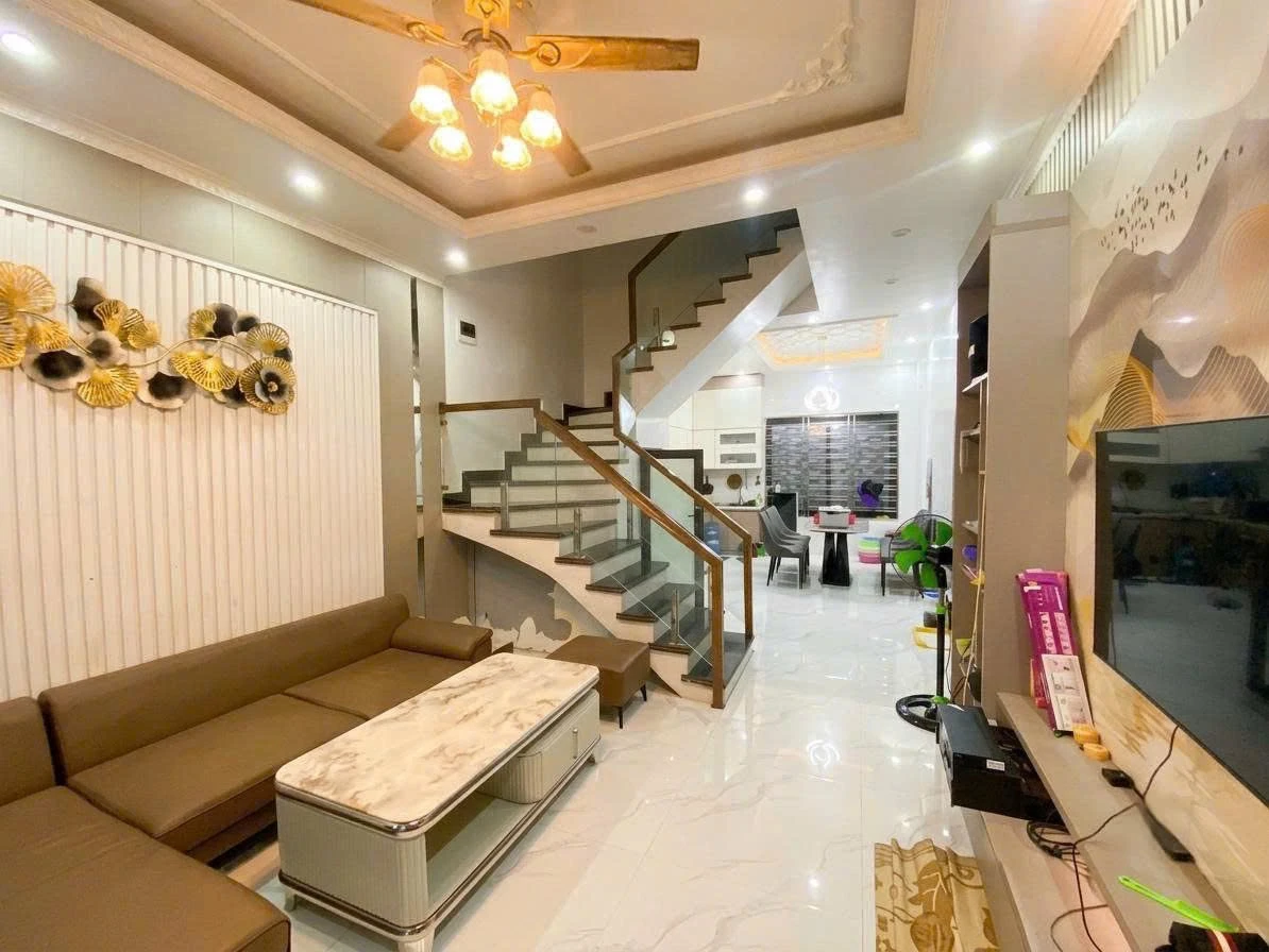 Nhà bán 60m2 4 tầng 3 phòng ngủ Trần Nguyên Hãn gần 3 tỷ - Ảnh thu nhỏ 2