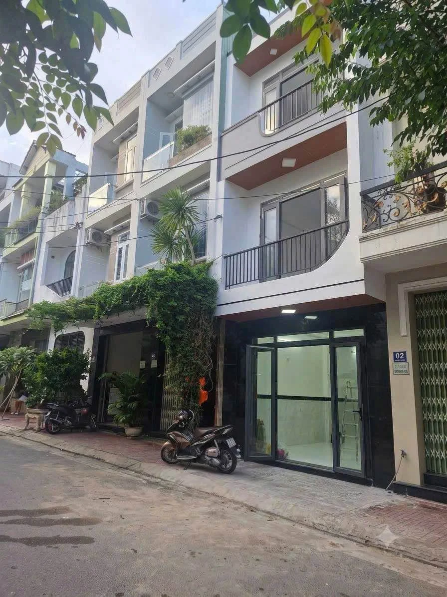 Bán nhà mặt tiền 49m² 2 tầng gần biển Quy Nhơn - Ảnh 1