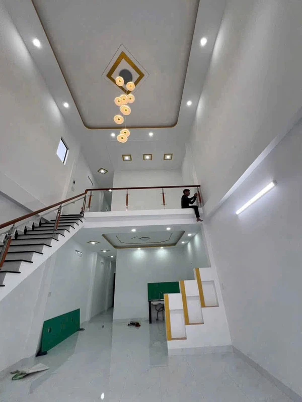 Bán nhà 1 trệt 1 lửng 100m² Bến Lức Long An, giá 1,9 tỷ