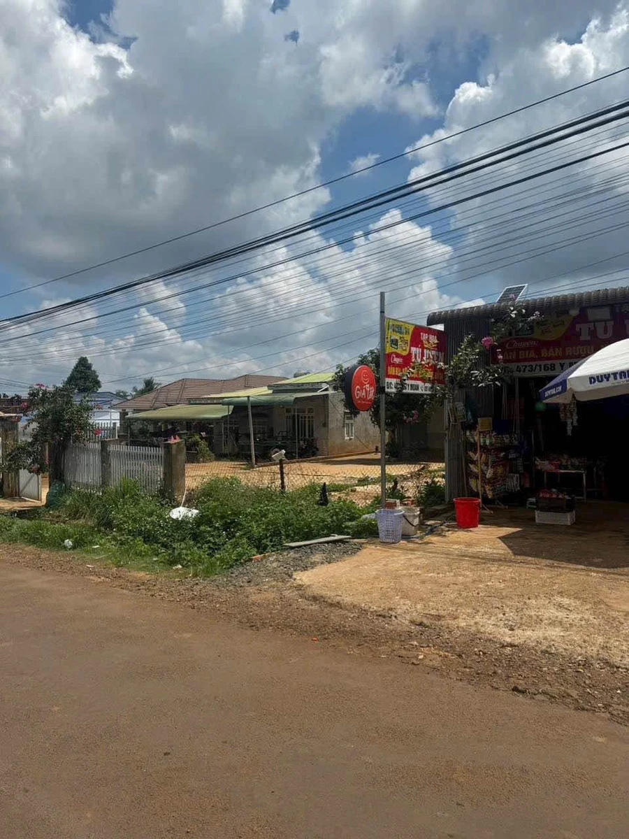 Bán đất mặt tiền 240m2 đường Y Moan, phường Buôn Ma Thuột, Đắk Lắk - Ảnh 1