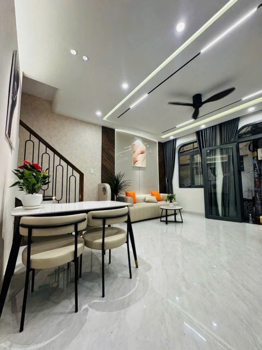 Bán nhà 2 tầng 32m² full nội thất Quận 7 - 4 tỷ 580 triệu - Ảnh thu nhỏ 3