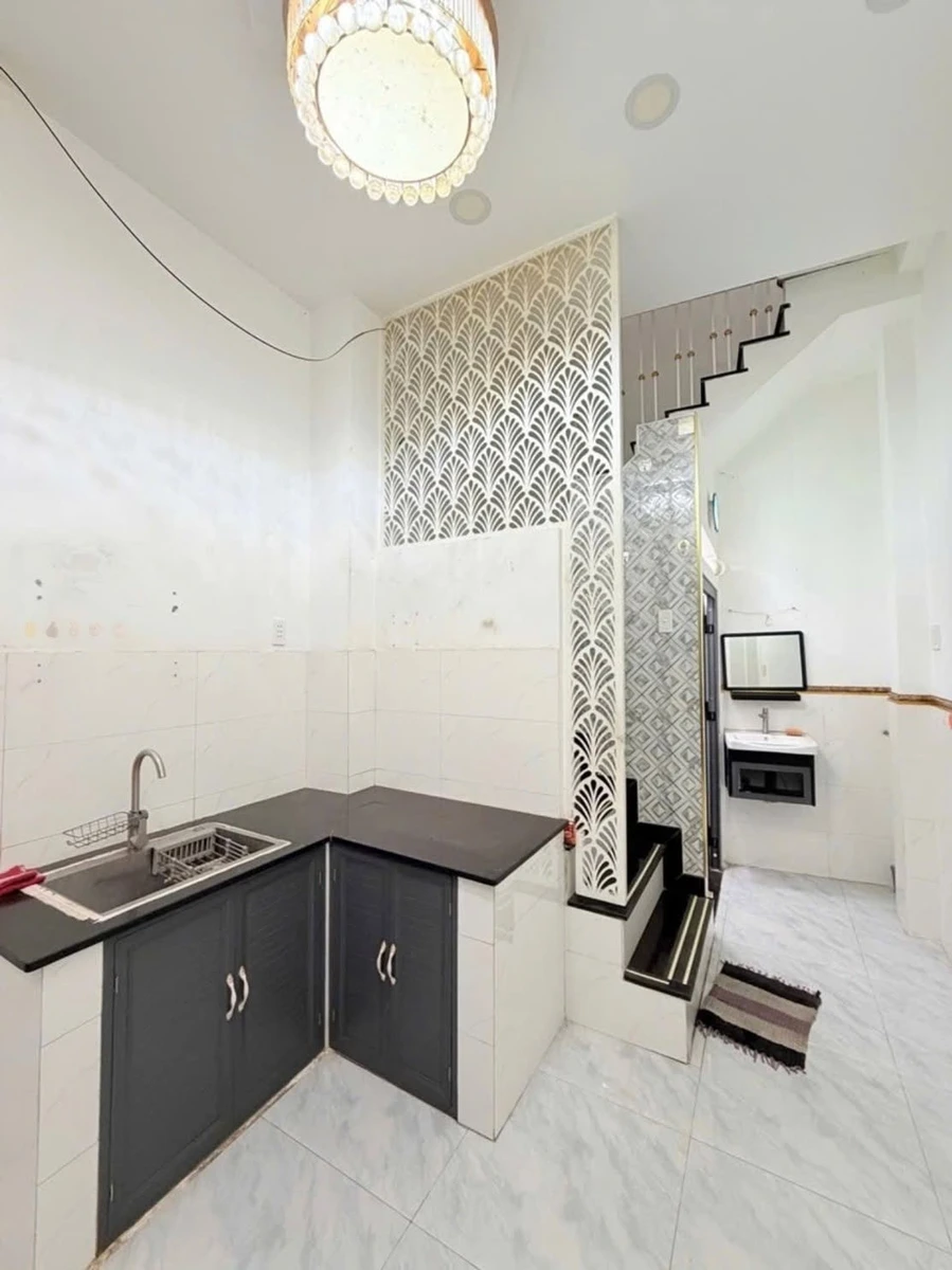 Bán nhà 2 tầng 25m² Ông Ích Khiêm Quận 11, giá 3 tỷ - Ảnh 1