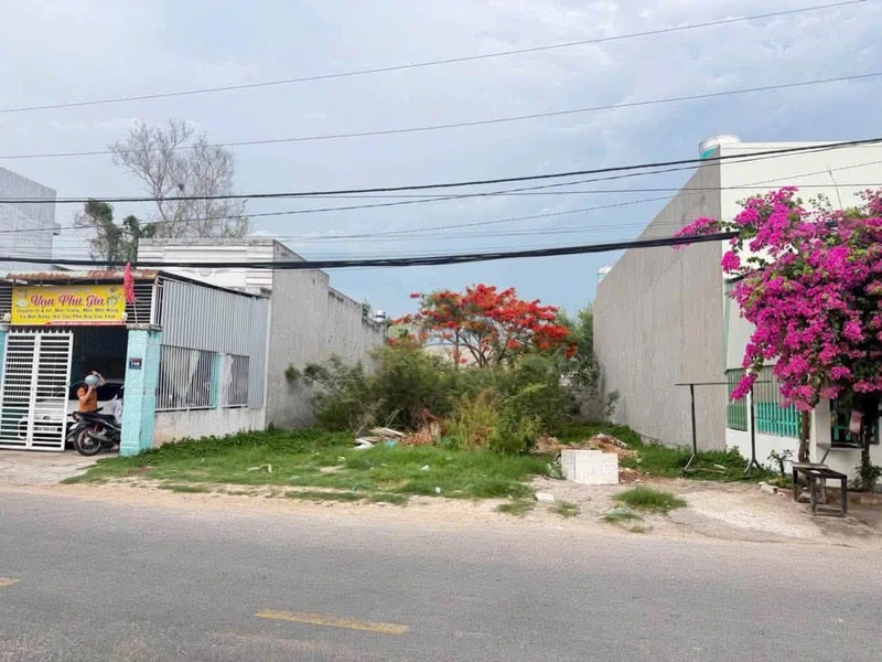 Bán lô thổ cư mặt tiền 132m2 Phạm Thị Ngư Phan Thiết 2,7 tỷ