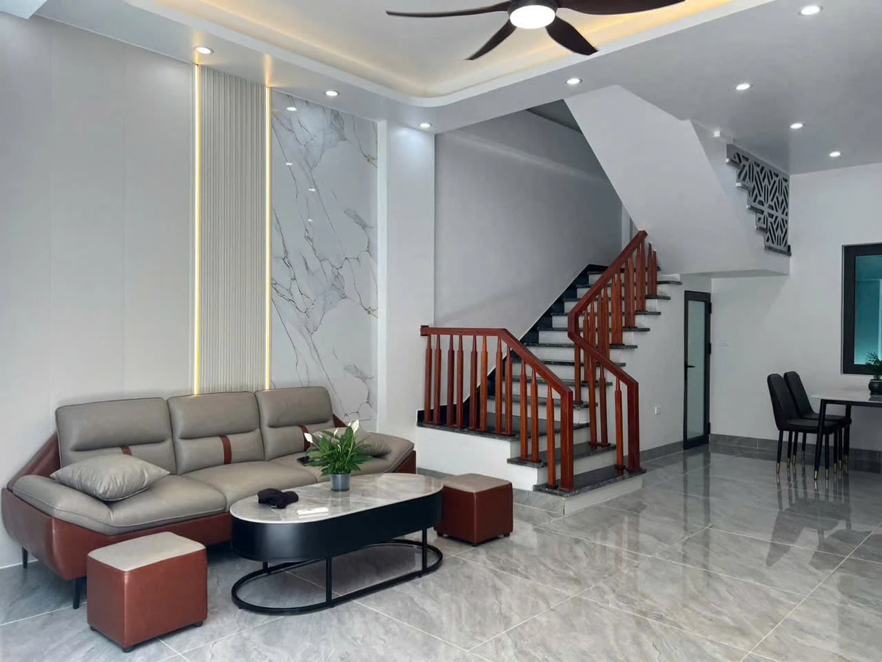 Bán nhà 3 tầng mặt tiền 5m, 41,5m², Hải Dương, 1,8 tỷ - Ảnh 1