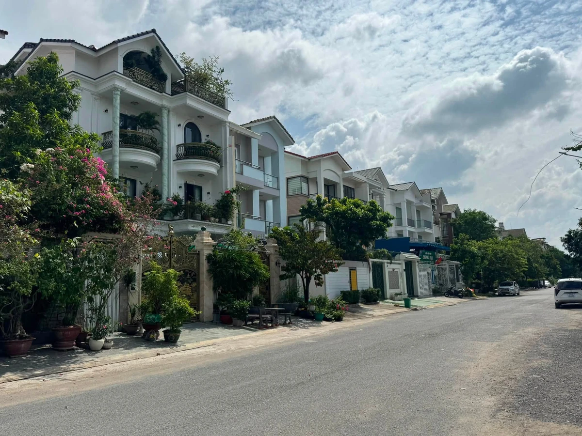 Bán biệt thự Hiệp Bình Chánh 198m2, 115 tr/m2 - Ảnh thu nhỏ 2