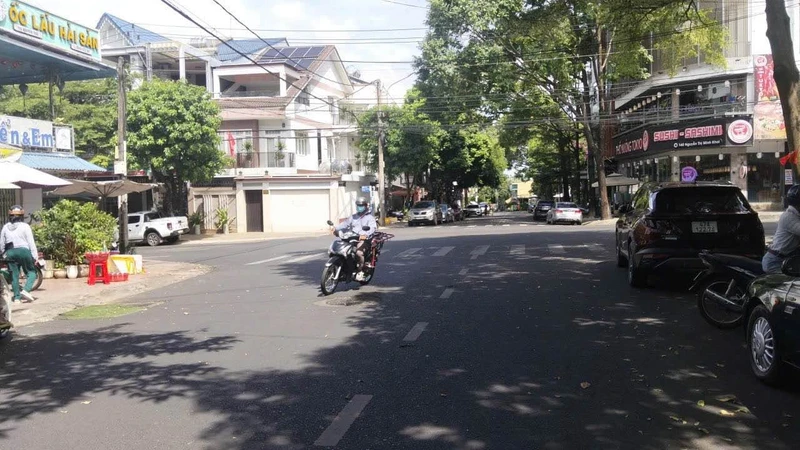 Bán nhà lầu mặt tiền Nguyễn Trãi, Buôn Ma Thuột 30.5m²