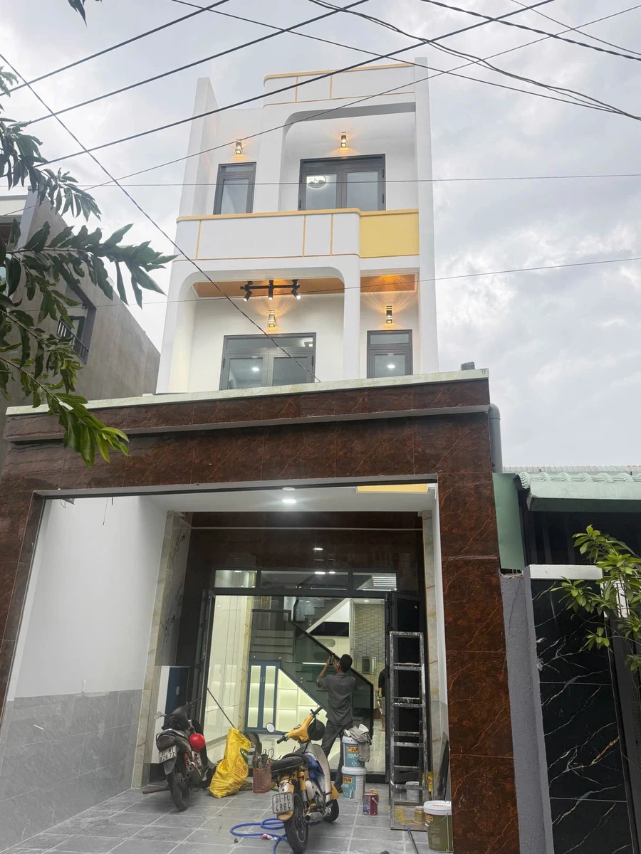 Bán nhà Dĩ An 70,6m² 4PN sổ riêng 5,65 tỷ - Ảnh thu nhỏ 5
