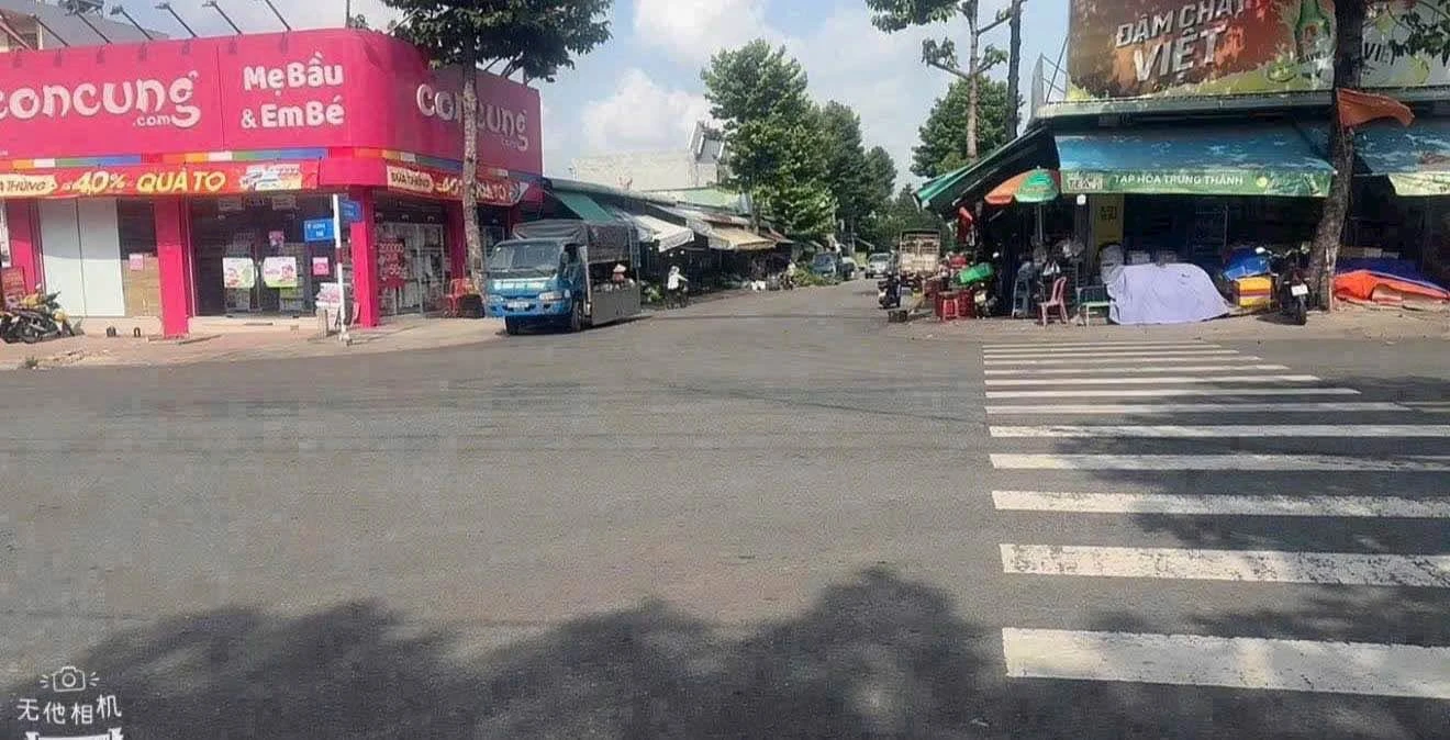 Bán nhà lầu 3PN kèm 5 phòng trọ, 150m², Bình Dương 2,3 tỷ - Ảnh 1