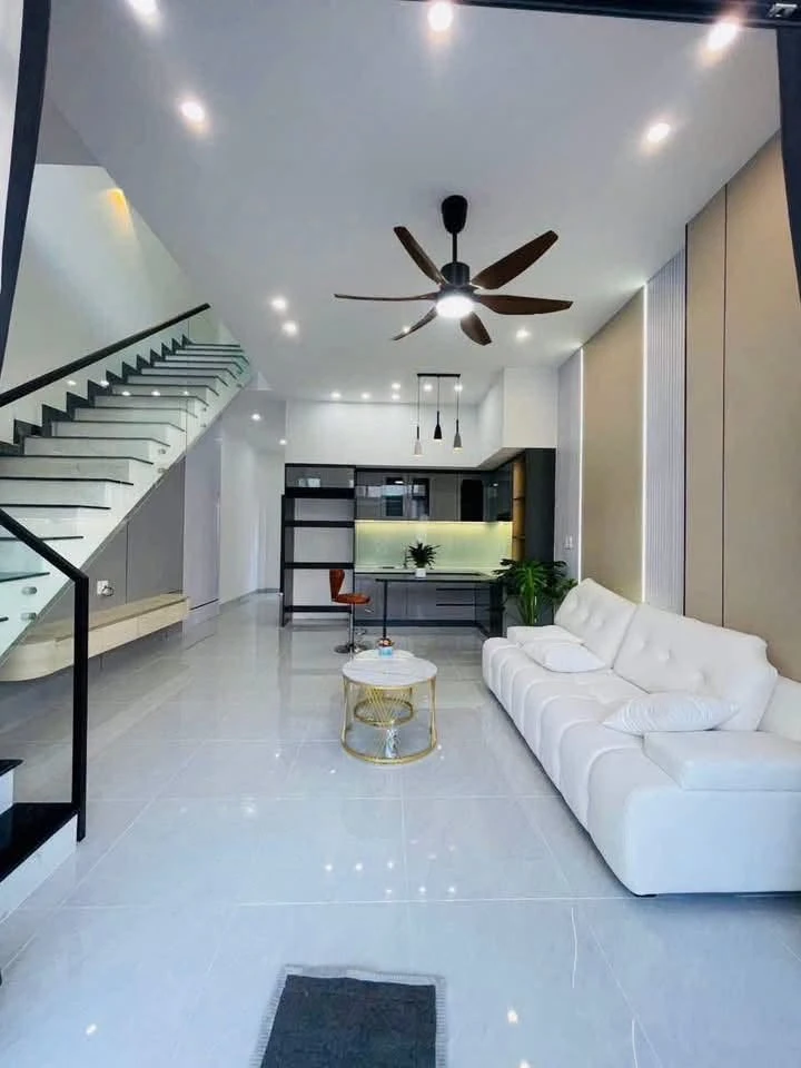 Bán nhà 1 trệt 1 lầu 79m2 3PN gần Chợ Phú Mỹ, Thủ Dầu Một - Ảnh thu nhỏ 2