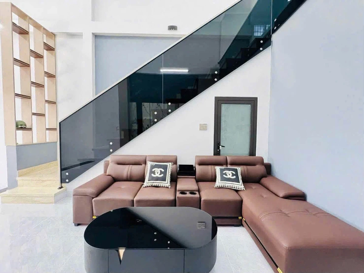 Bán nhà phố 108m² 3PN mặt tiền Ngọc Hân Công Chúa - Ảnh 1