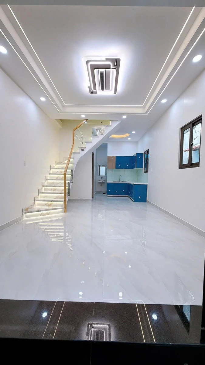Bán nhà hẻm Quận 4, 1 trệt 1 lầu, 3PN 2WC, 42,3m², giá 5,7 tỷ - Ảnh 1