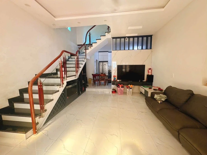 Bán nhà 3 tầng 76,5m² ngõ ô tô Cột 5, gần bãi tắm Cột 8, Hạ Long