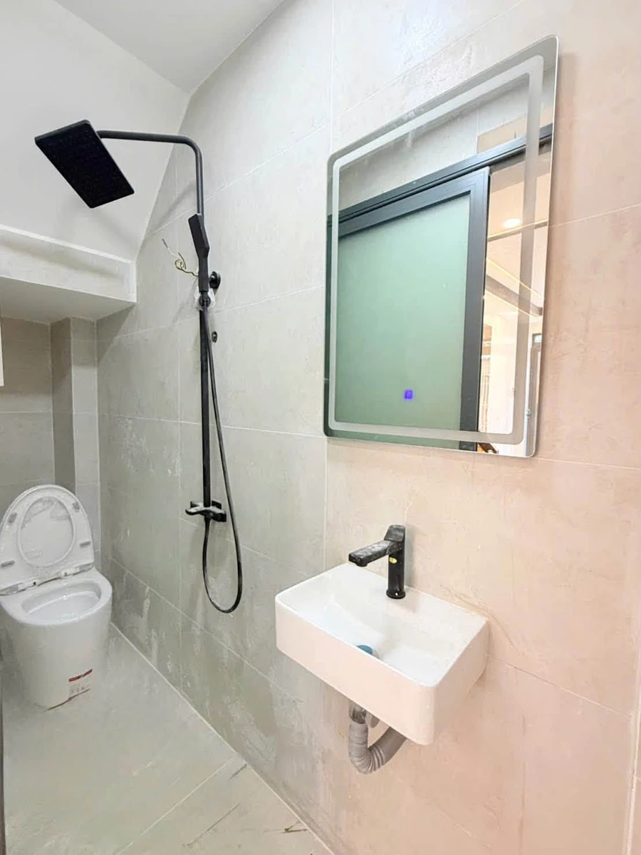 Bán nhà 2 lầu 88m² Quận 4 giá 5 tỷ 299 triệu - Ảnh thu nhỏ 4