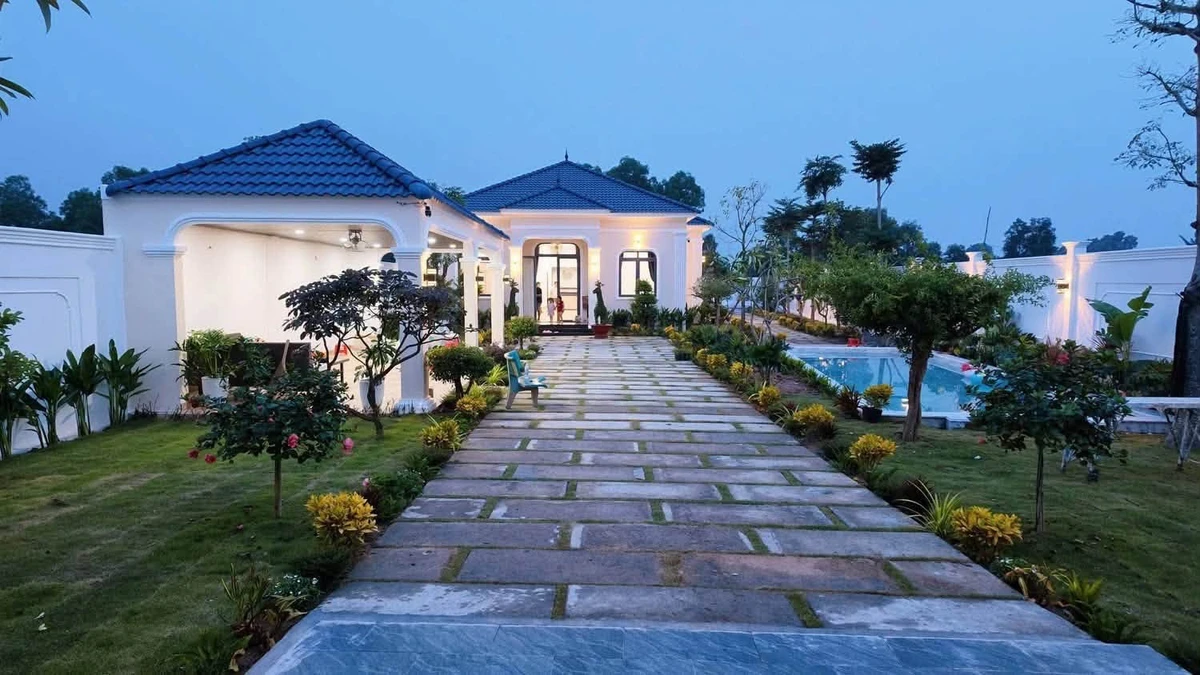 Bán biệt thự sân vườn 1.100m² view hồ, Đức Hòa Long An - Ảnh 1