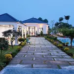 Bán biệt thự sân vườn 1.100m² view hồ, Đức Hòa Long An - Ảnh thu nhỏ 1