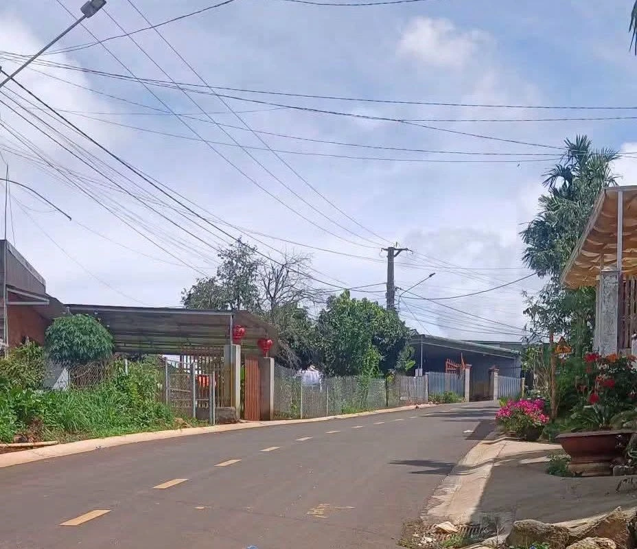 Bán lô đất 6x33m, thổ cư 100m2 tại Đắk Mil, Đắk Nông giá 1,55 tỷ - Ảnh 1