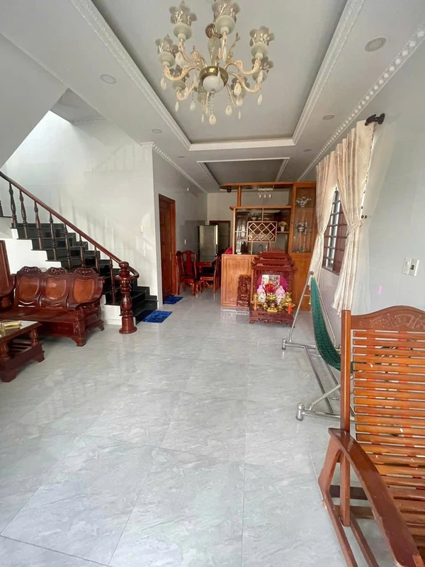 Bán nhà 1 trệt 1 lầu 100m2, 3 PN Dương Đông, Kiên Giang