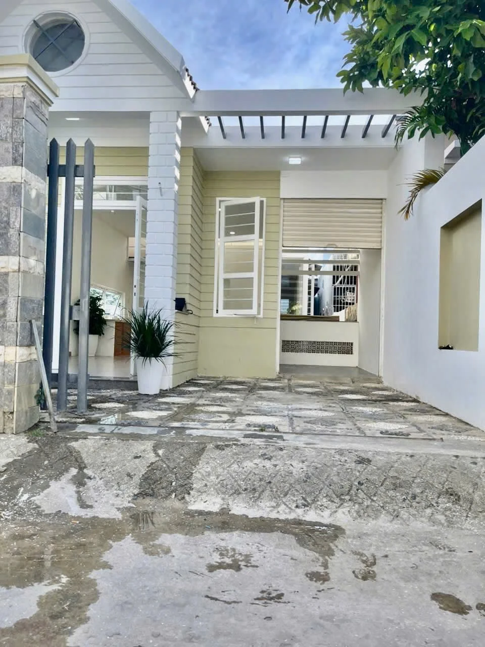 Bán nhà 155,6m² có sân ô tô, 3 phòng ngủ tại Xóm Chiếu, Vĩnh Điềm Trung, Nha Trang - Ảnh 1