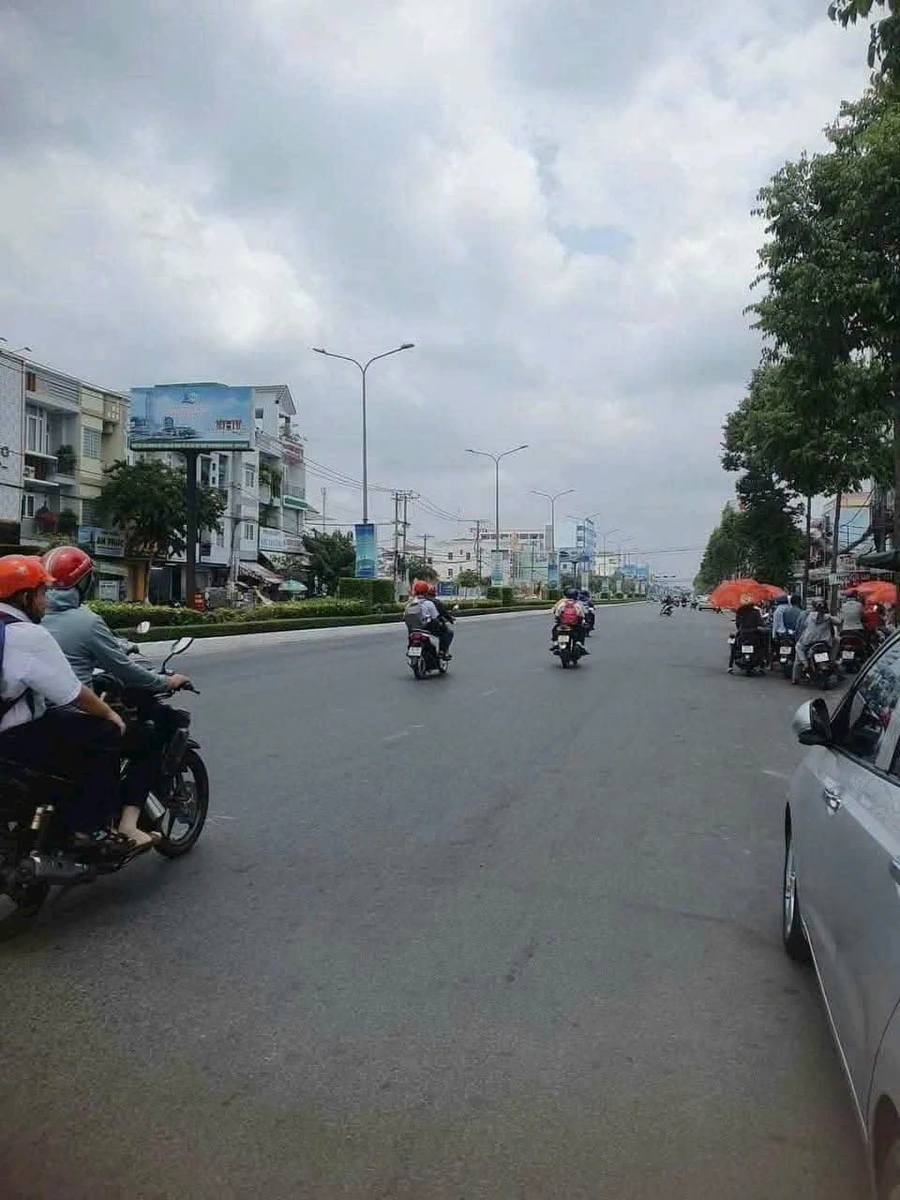 Bán nhà lầu 2 mặt tiền Nguyễn Văn Cừu, Cần Thơ, 101m2, 15 tỷ - Ảnh thu nhỏ 4