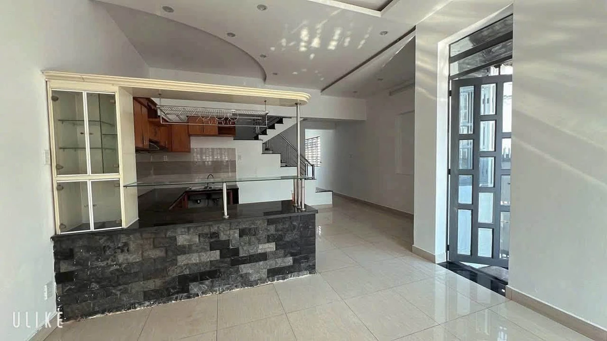 Bán nhà mái Thái 3 mặt tiền 152m2 gần Cổng Văn Miếu Trấn Biên - Ảnh thu nhỏ 2