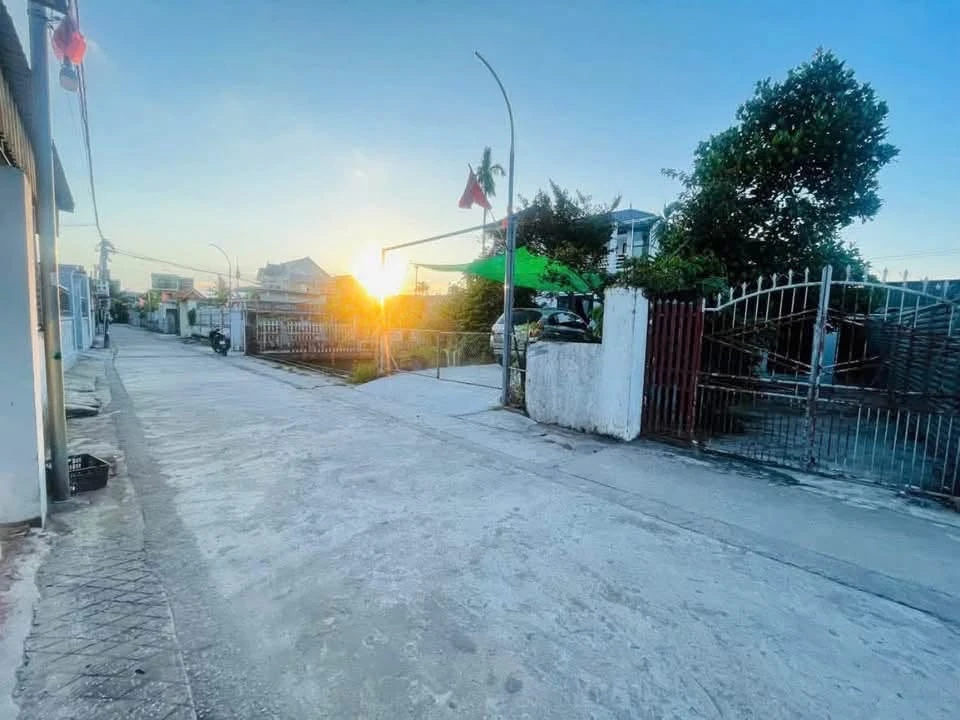 Bán lô đất Xuân Đông Hải Phòng 96m2, sổ hồng chính chủ - Ảnh 1