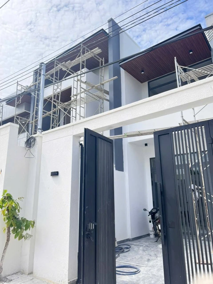 Bán nhà liền kề mặt tiền 100m² Long Khánh 2 tỷ 3 - Ảnh thu nhỏ 3