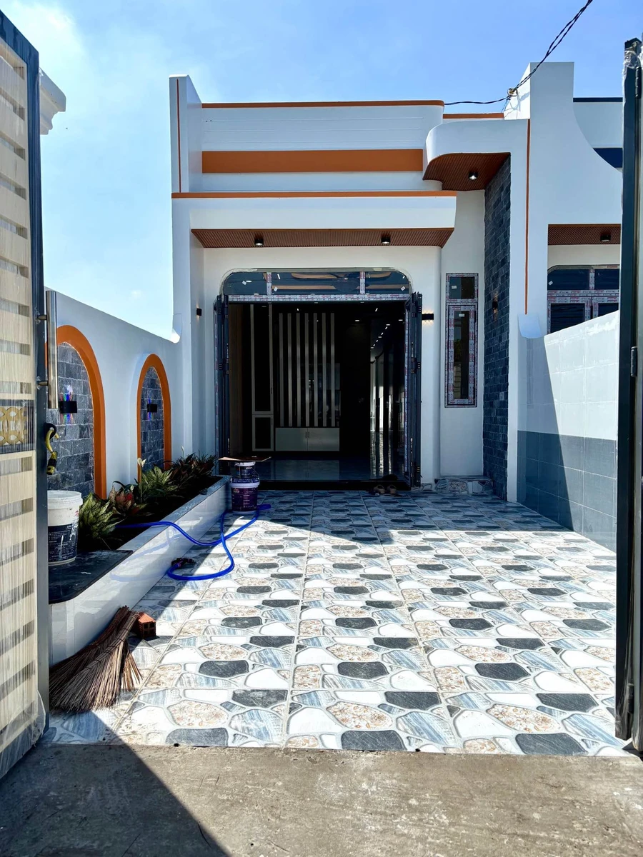 Bán nhà 3PN hoàn thiện gần KCN Tân Đức 134m² - Ảnh thu nhỏ 2
