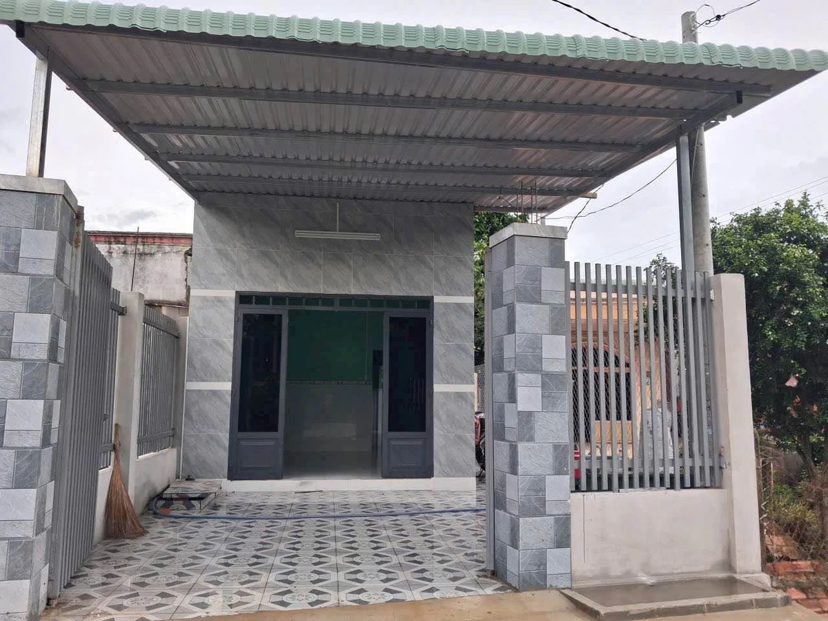 Bán nhà mặt tiền Lê Thị Chừng 5,5x31m, 2PN, giá 1,65 tỷ, Tân An Hội, Củ Chi - Ảnh thu nhỏ 2