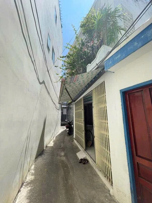 Bán nhà nhỏ 26,5m2 2 tầng Phước Hải Nha Trang 1 tỷ 690