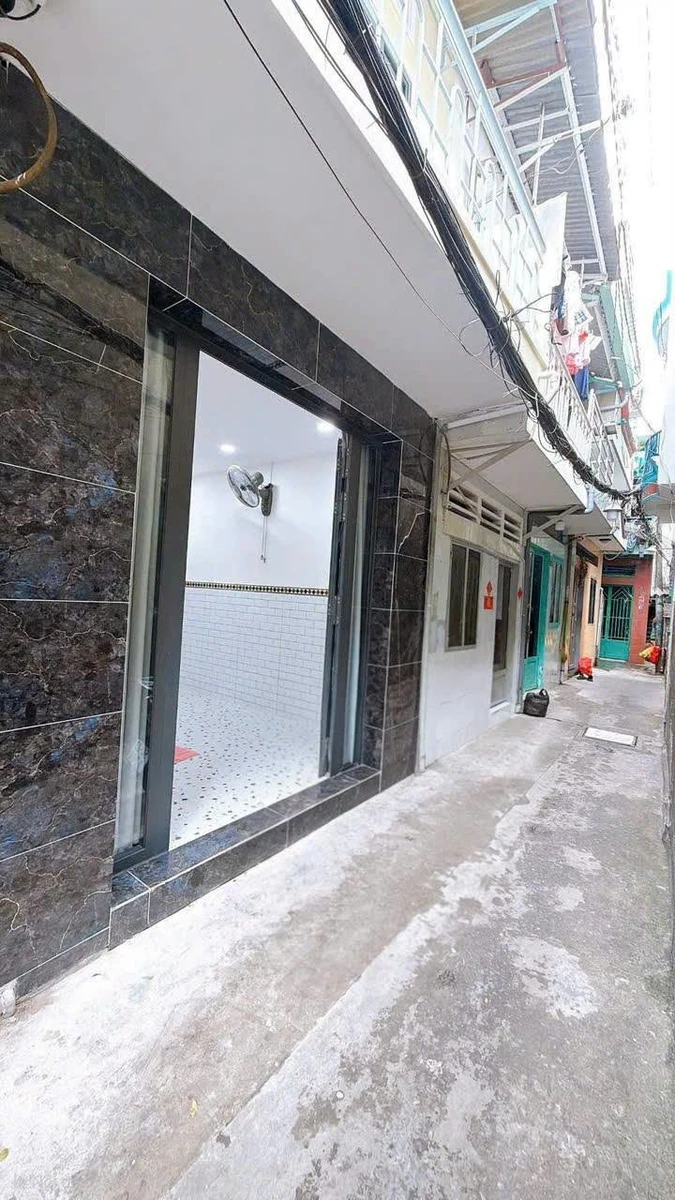 Bán nhà hẻm Đoàn Văn Bơ Quận 4, 27.4m² 2PN 2WC - Ảnh 1
