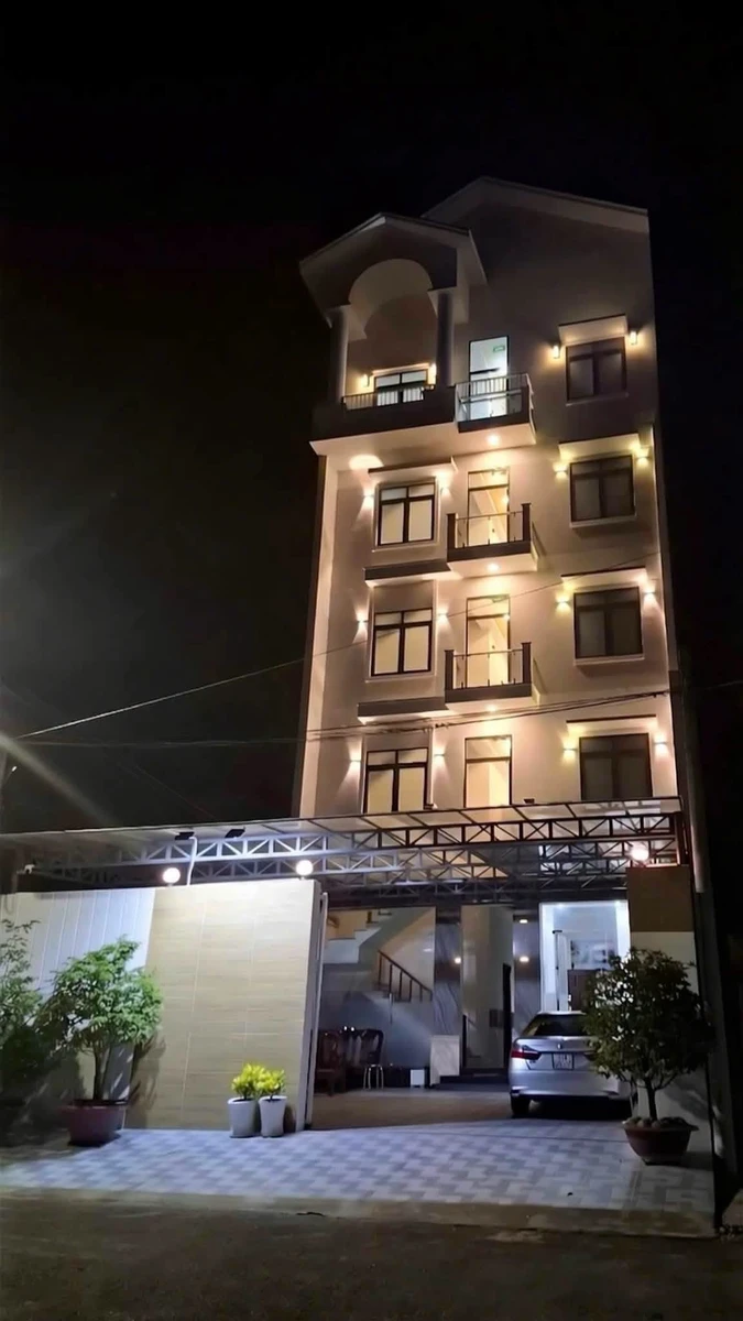 Bán khách sạn 28 phòng 280m² Quận 12 giá 10.5 tỷ - Ảnh 1