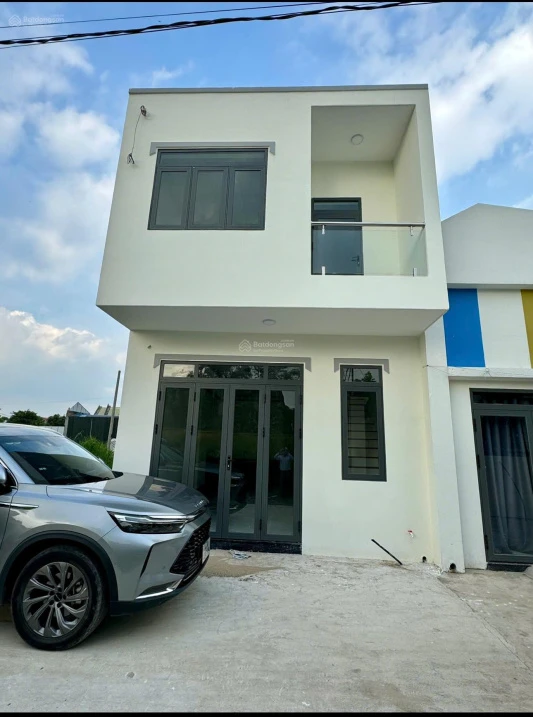 Bán căn nhà 6PN, DTSD 212m2 này nhé, mới xây xong, hiện đang cho thuê 10tr/th