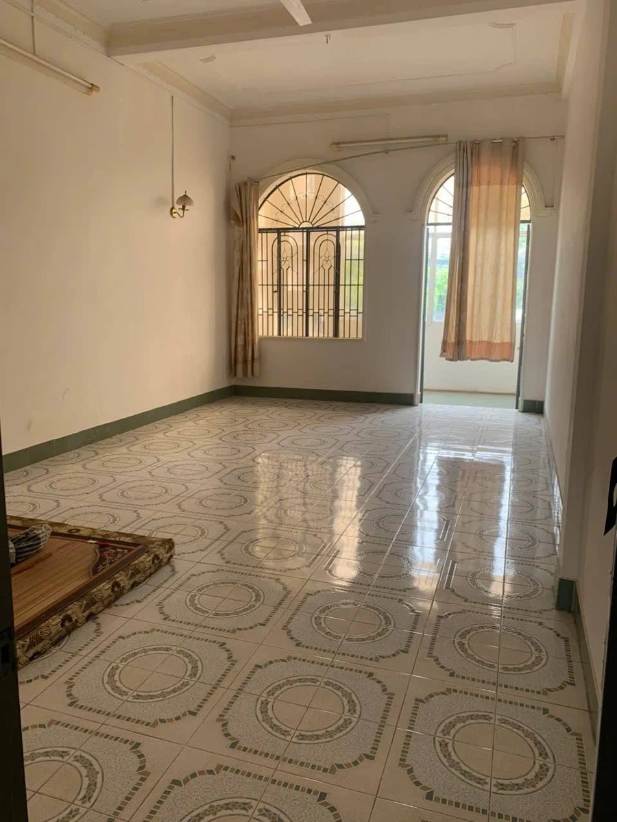 Bán nhà 3 tầng mặt tiền Nguyễn Văn Cừ, Phường Tân Lập, Buôn Ma Thuột giá 6,5 tỷ - Ảnh 1