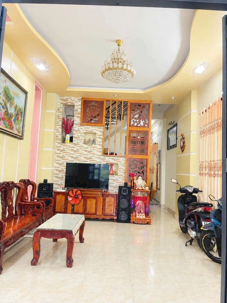 Bán nhà mặt tiền Hoàng Diệu 220m2, 3PN, 11 tỷ - Ảnh 1