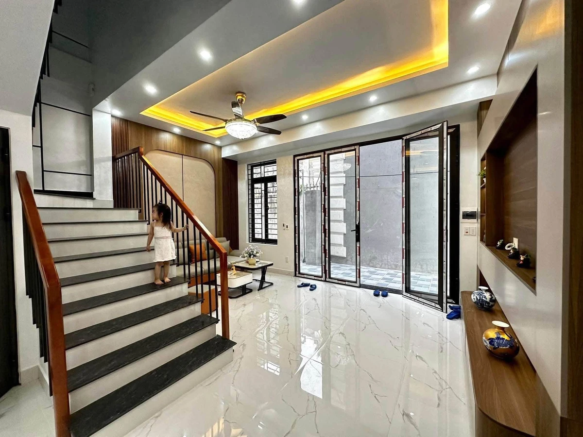 Bán nhà 3 tầng 47m2 mặt tiền 5m gần chợ Cầu Cốn - Ảnh thu nhỏ 4