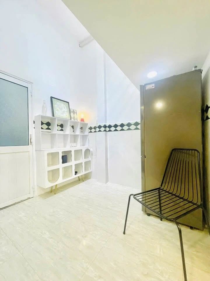 Bán nhà căn hộ mini cho thuê gần 30m2 đường Tôn Đản, Quận 4, giá hơn 3 tỷ - Ảnh thu nhỏ 3
